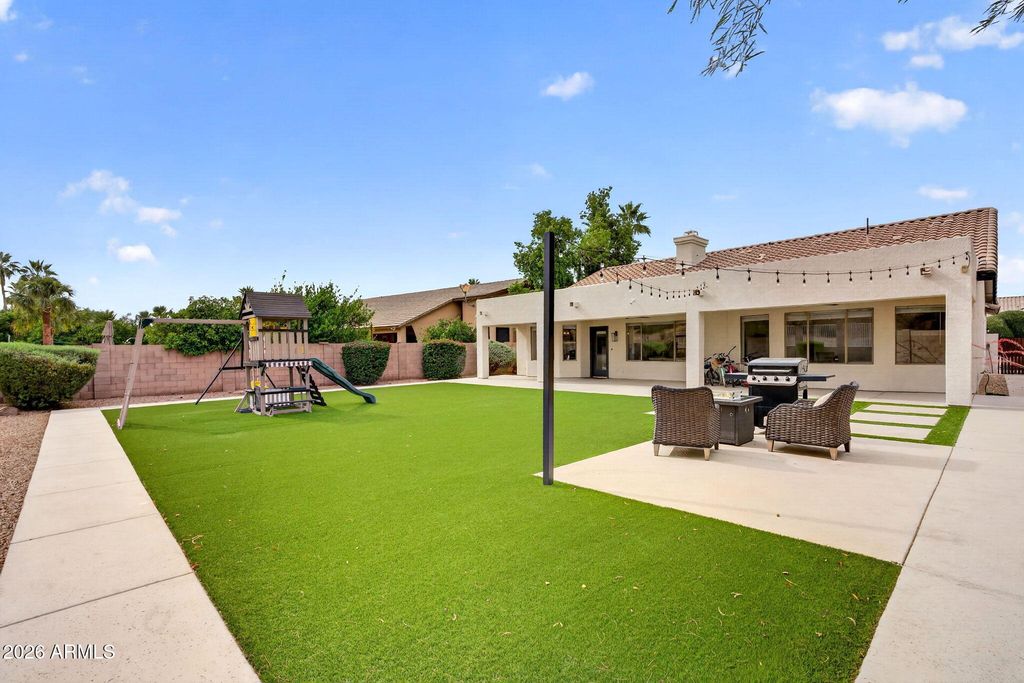 Image 48 of property listing at 905 W BEECHNUT Drive, Chandler, AZ 85248