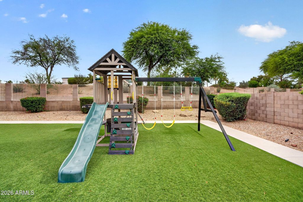 Image 51 of property listing at 905 W BEECHNUT Drive, Chandler, AZ 85248