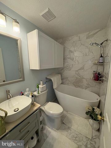 7148 NATURES RD, Columbia, MD 21046