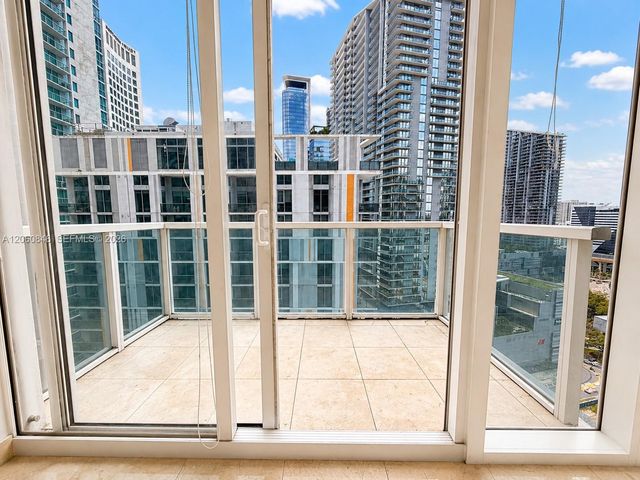 41 SE 5th St 1412, Miami, FL 33131