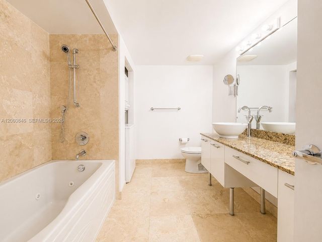 41 SE 5th St 1412, Miami, FL 33131