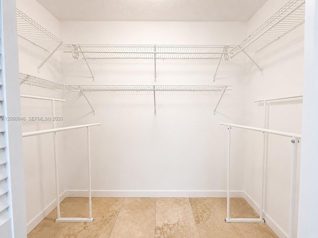 41 SE 5th St 1412, Miami, FL 33131