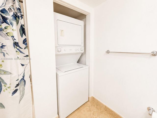41 SE 5th St 1412, Miami, FL 33131