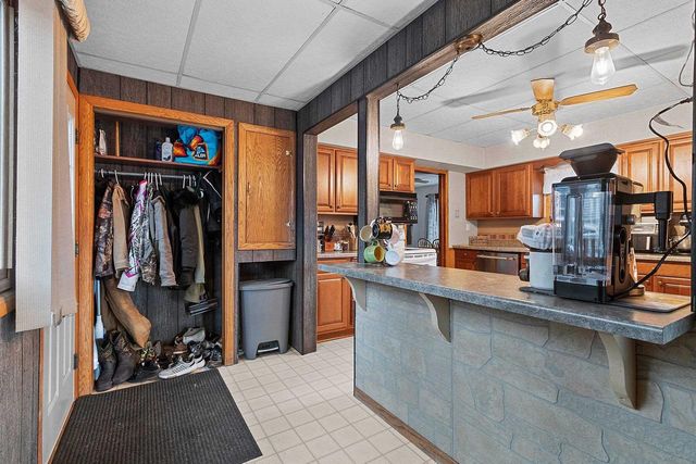 17 E 2ND STREET, Clintonville, WI 54929