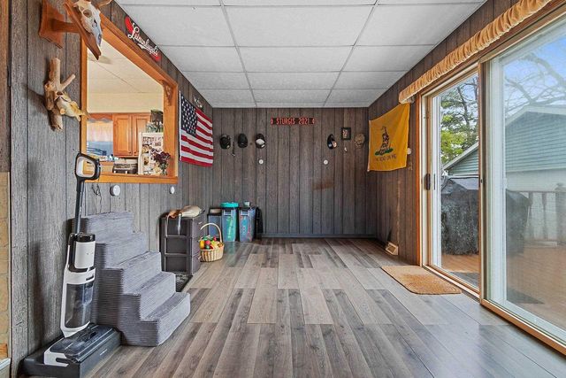 17 E 2ND STREET, Clintonville, WI 54929