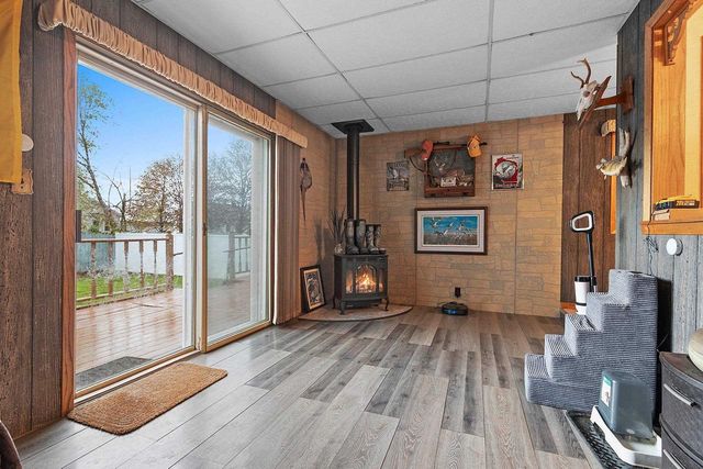 17 E 2ND STREET, Clintonville, WI 54929