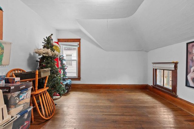 17 E 2ND STREET, Clintonville, WI 54929