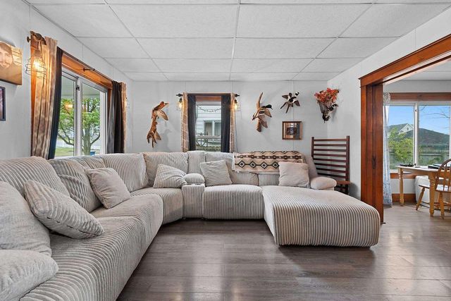 17 E 2ND STREET, Clintonville, WI 54929
