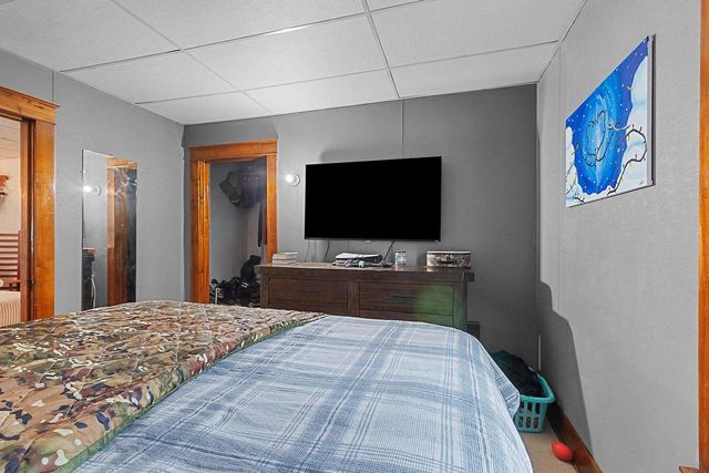 17 E 2ND STREET, Clintonville, WI 54929