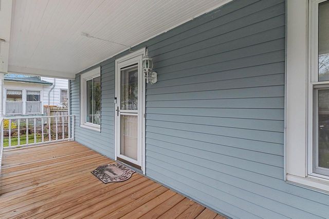 17 E 2ND STREET, Clintonville, WI 54929