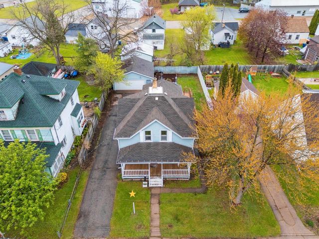 17 E 2ND STREET, Clintonville, WI 54929
