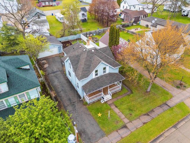 17 E 2ND STREET, Clintonville, WI 54929