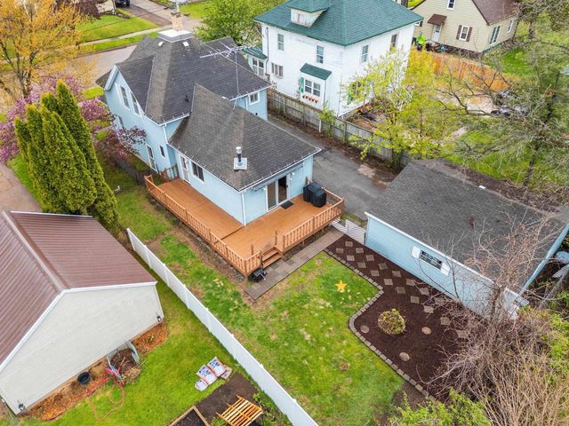 17 E 2ND STREET, Clintonville, WI 54929