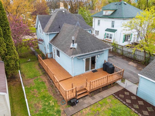 17 E 2ND STREET, Clintonville, WI 54929