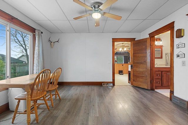 17 E 2ND STREET, Clintonville, WI 54929