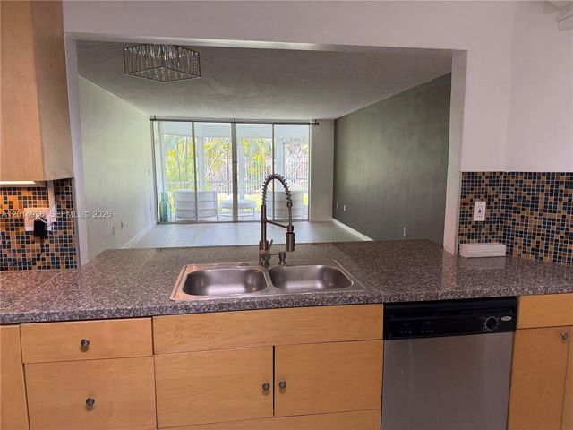 1351 NE 191st St E119, Miami, FL 33179