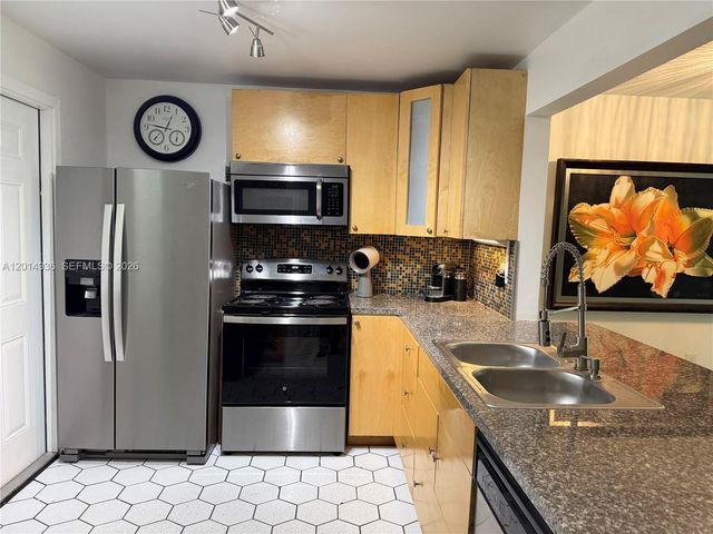 1351 NE 191st St E119, Miami, FL 33179