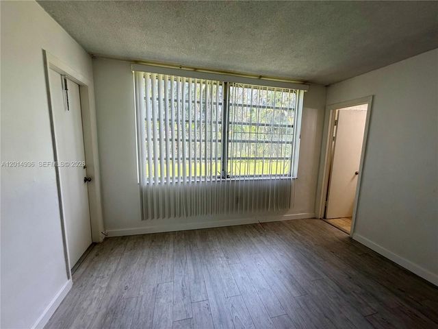 1351 NE 191st St E119, Miami, FL 33179