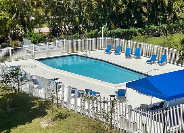 1351 NE 191st St E119, Miami, FL 33179