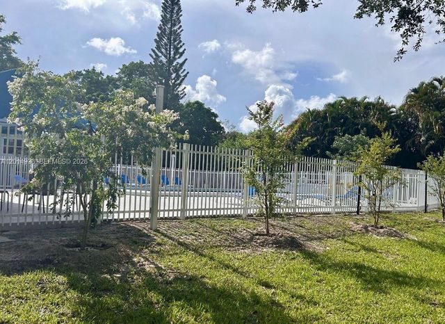 1351 NE 191st St E119, Miami, FL 33179