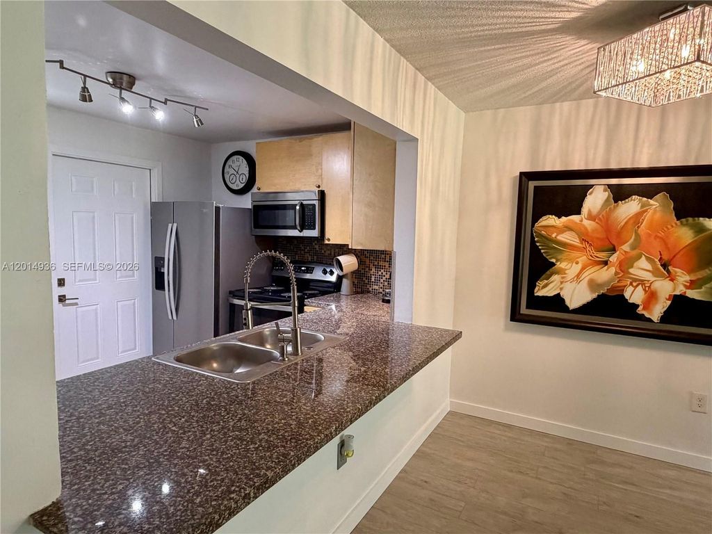 1351 NE 191st St E119, Miami, FL 33179