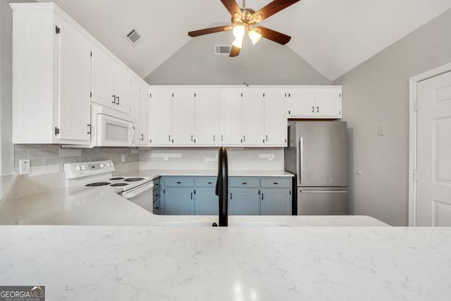 1130 Larkspur Drive, Locust Grove, GA 30248