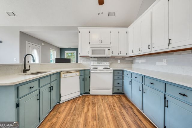 1130 Larkspur Drive, Locust Grove, GA 30248