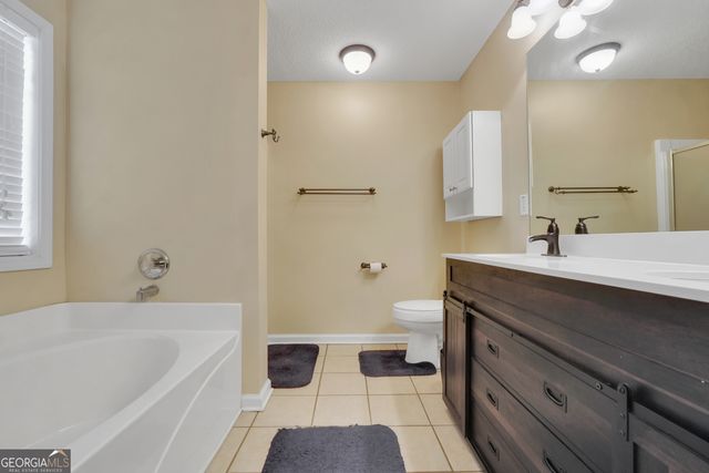 1130 Larkspur Drive, Locust Grove, GA 30248