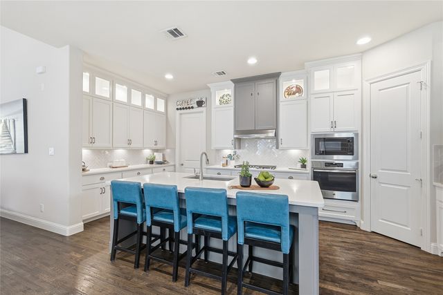 346 Hill Creek Lane, Grapevine, TX 76051