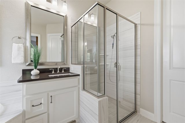 346 Hill Creek Lane, Grapevine, TX 76051