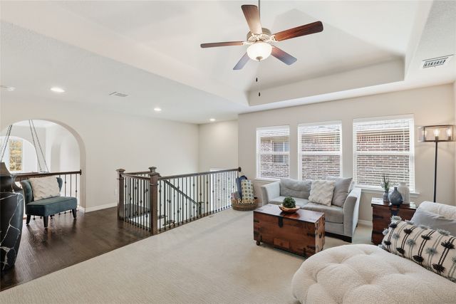 346 Hill Creek Lane, Grapevine, TX 76051