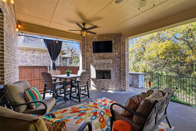 346 Hill Creek Lane, Grapevine, TX 76051