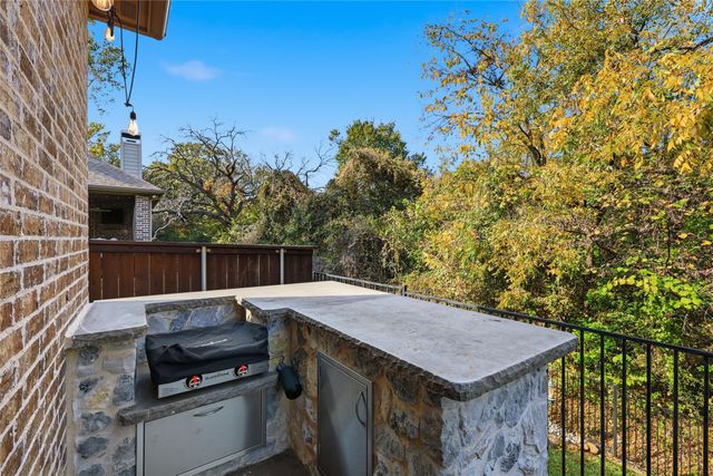 346 Hill Creek Lane, Grapevine, TX 76051