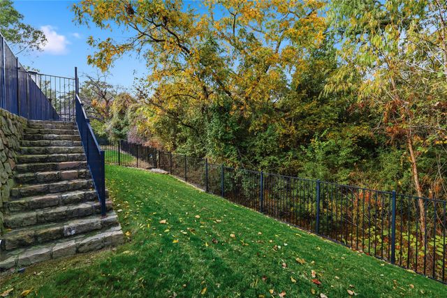 346 Hill Creek Lane, Grapevine, TX 76051