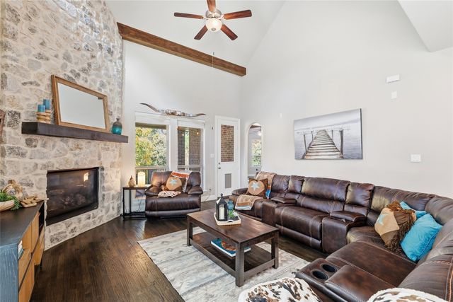 346 Hill Creek Lane, Grapevine, TX 76051