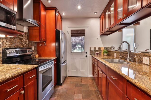 248 E Red Oak Drive E, Sunnyvale, CA 94086