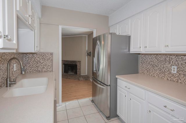 3400 Wimbledon Dr 5, Pensacola, FL 32504