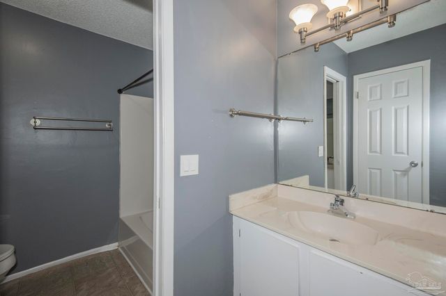 3400 Wimbledon Dr 5, Pensacola, FL 32504