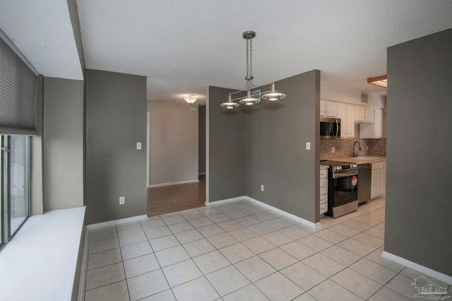 3400 Wimbledon Dr 5, Pensacola, FL 32504