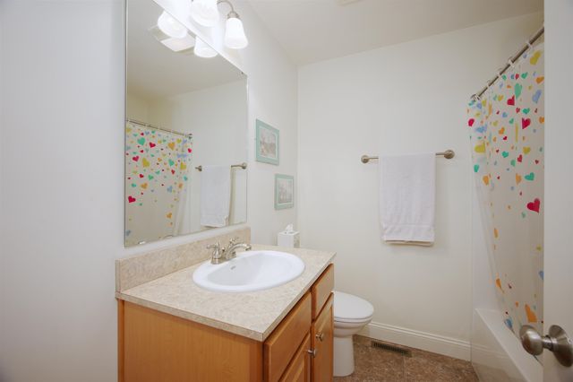 91-6 Hall Road, Fremont, NH 03044