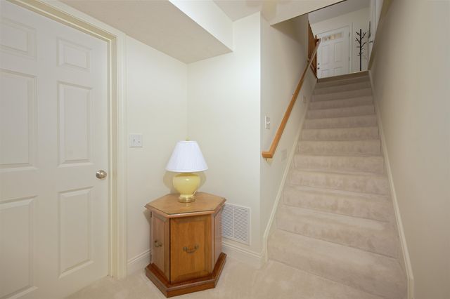 91-6 Hall Road, Fremont, NH 03044