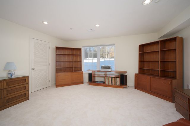 91-6 Hall Road, Fremont, NH 03044