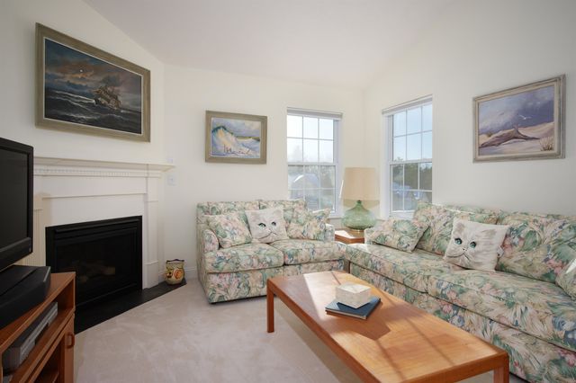 91-6 Hall Road, Fremont, NH 03044