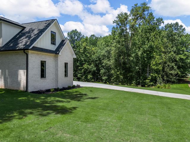 162 Clearcreek Drive, Boiling Springs, SC 29316