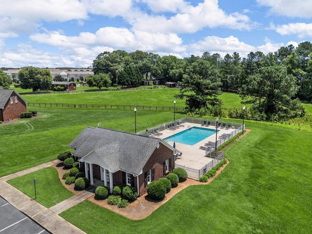 162 Clearcreek Drive, Boiling Springs, SC 29316