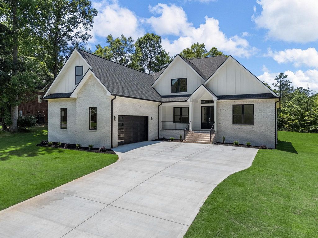 162 Clearcreek Drive, Boiling Springs, SC 29316