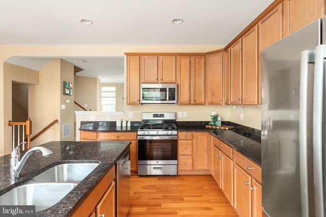 2271 MERSEYSIDE DR, Woodbridge, VA 22191