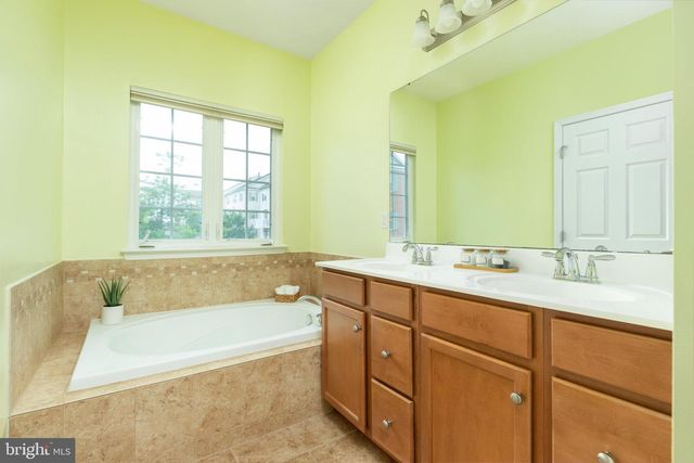 2271 MERSEYSIDE DR, Woodbridge, VA 22191