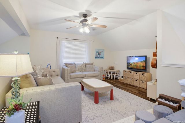 15711 Knollcliff, San Antonio, TX 78247