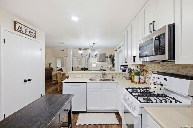 15711 Knollcliff, San Antonio, TX 78247